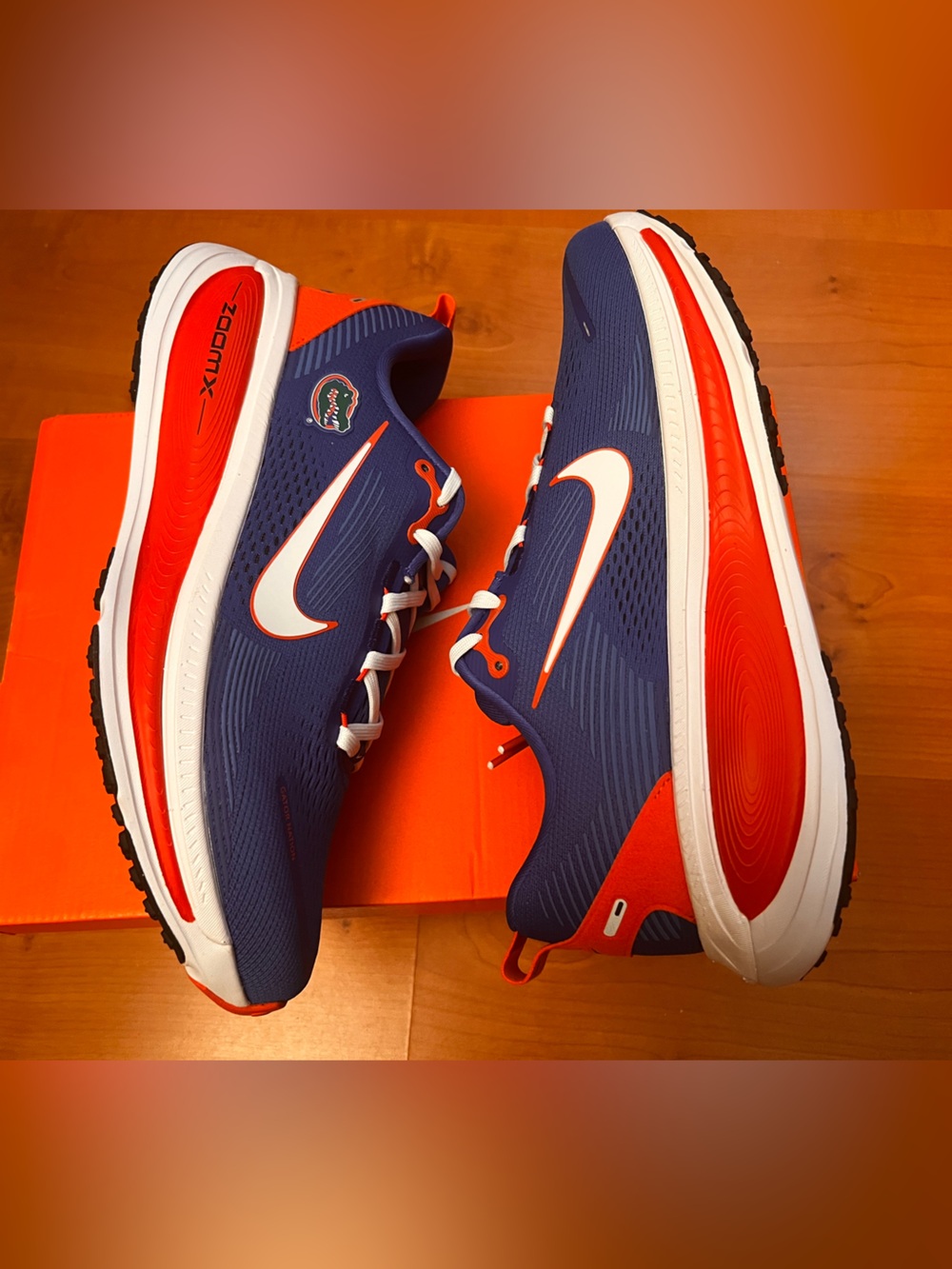 Nike Vomero 18 men’s 9.5 Florida Gators new with box IQ6871-400